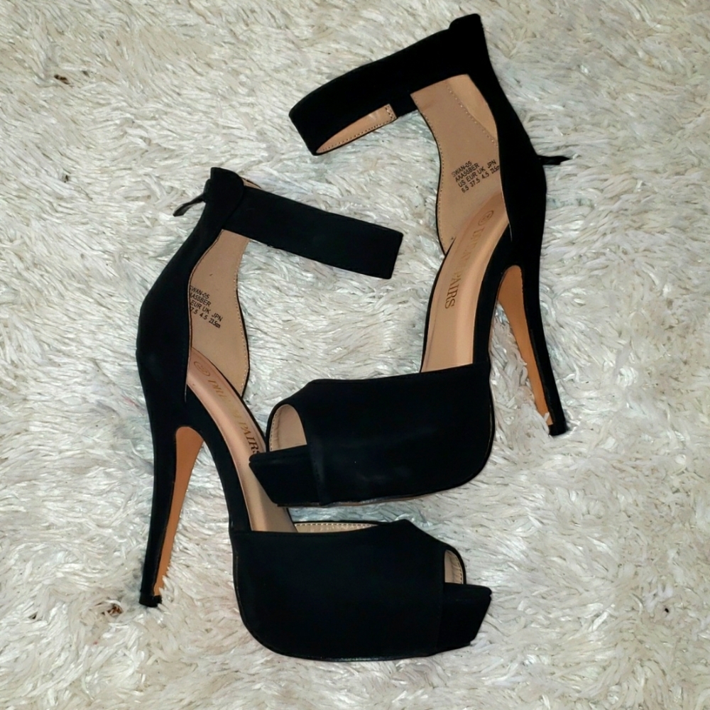 Cute High Heels Black ⚫ size 6.5